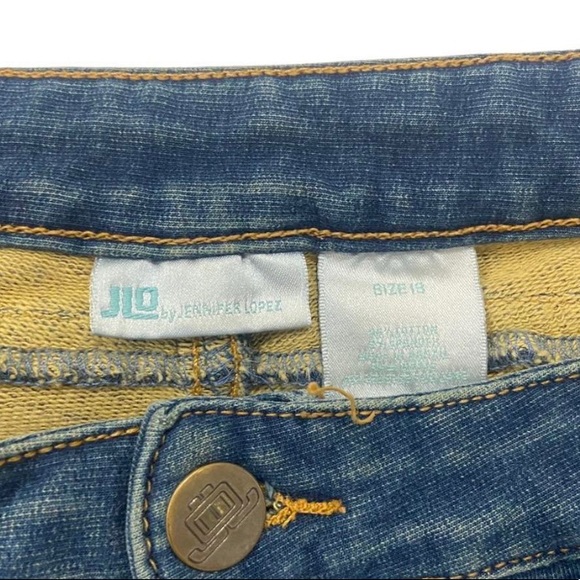 JLO LOW RISE JEANS⭐️ - Picture 3 of 3
